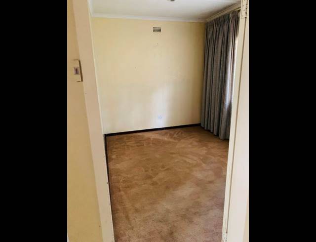 4 BEDROOM HOUSE FOR SALE IN BENMORE GARDENS